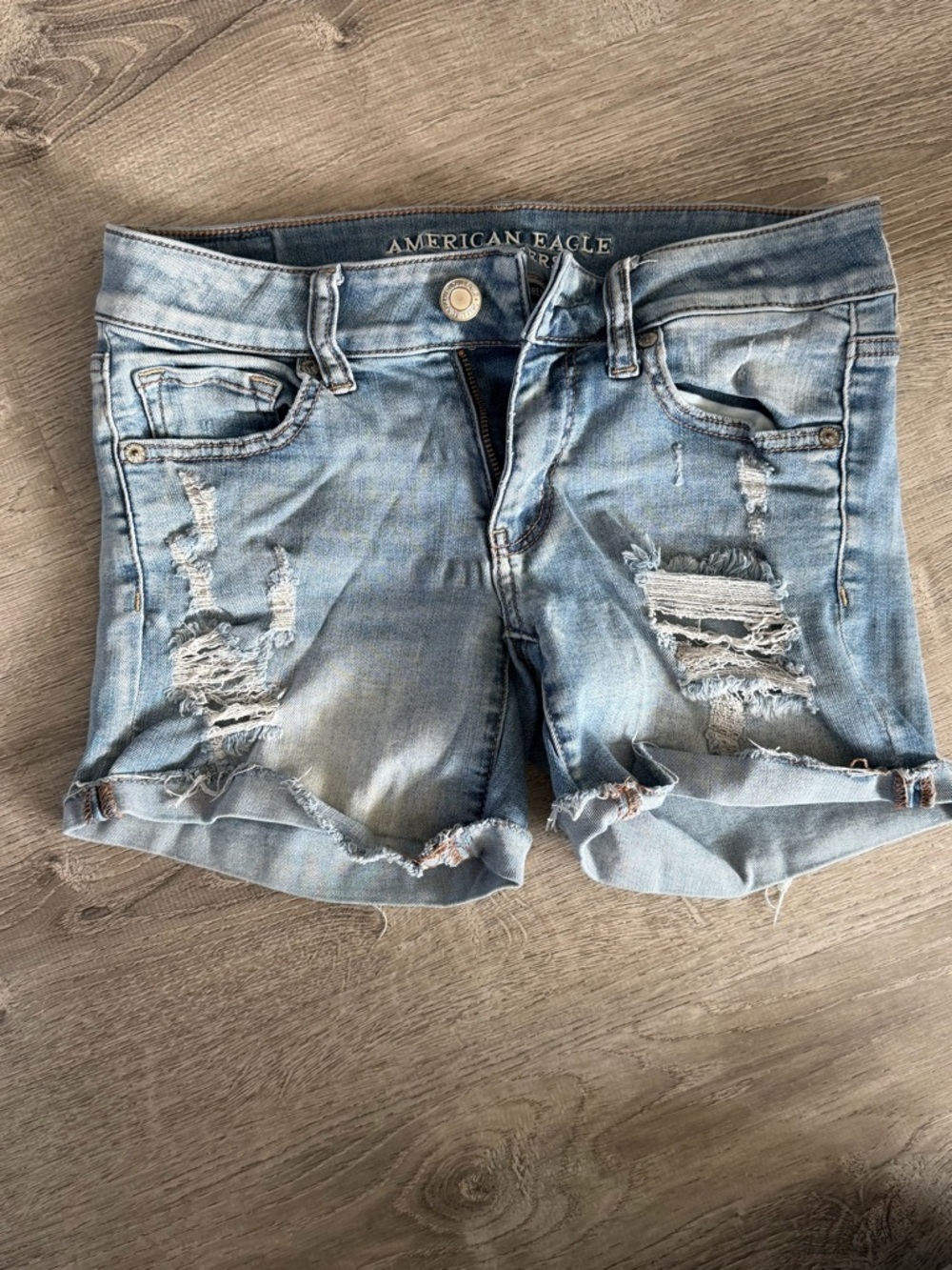 American Eagle Outfitters Light Blue Distressed Denim Shorts Size 4